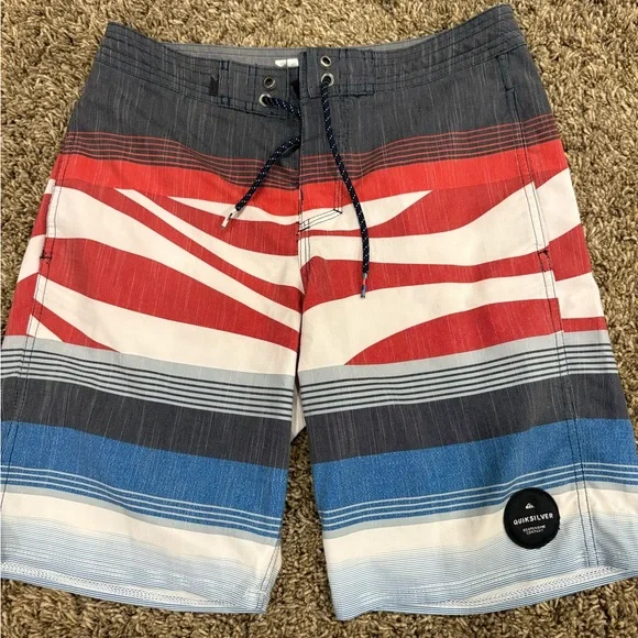 Set of four men’s 28 Board Shorts/swim trunks - Picture 11 of 12